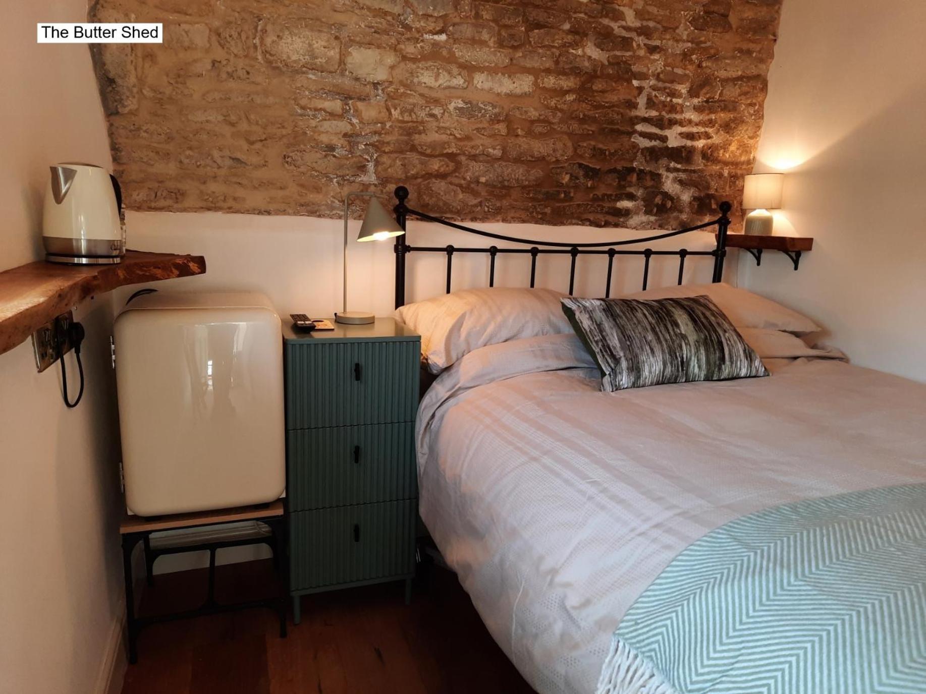 Cotswold Cottage Bed & Breakfast Luckington Exterior foto
